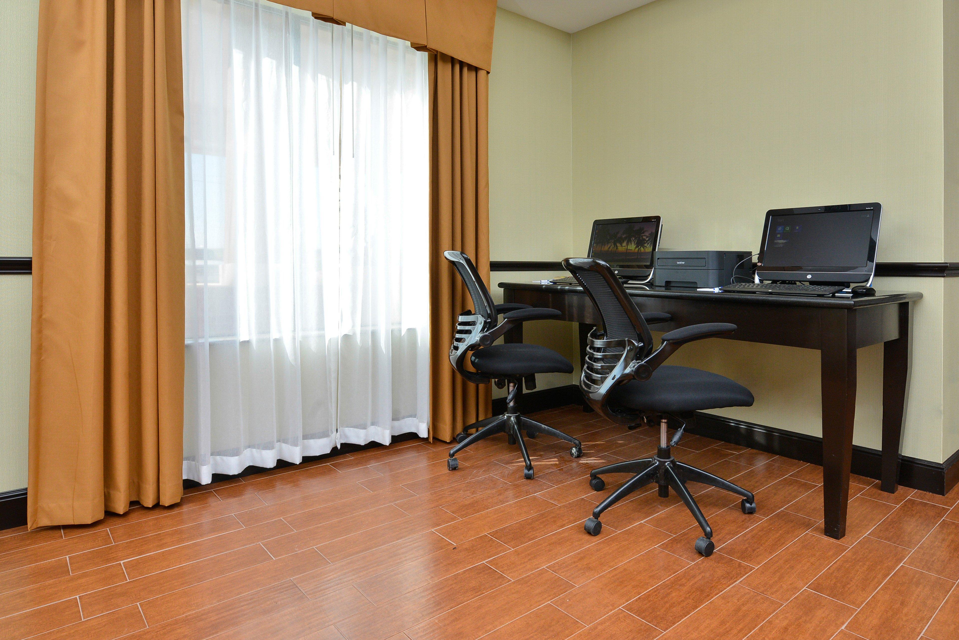 Holiday Inn Express Alva By Ihg Exterior foto