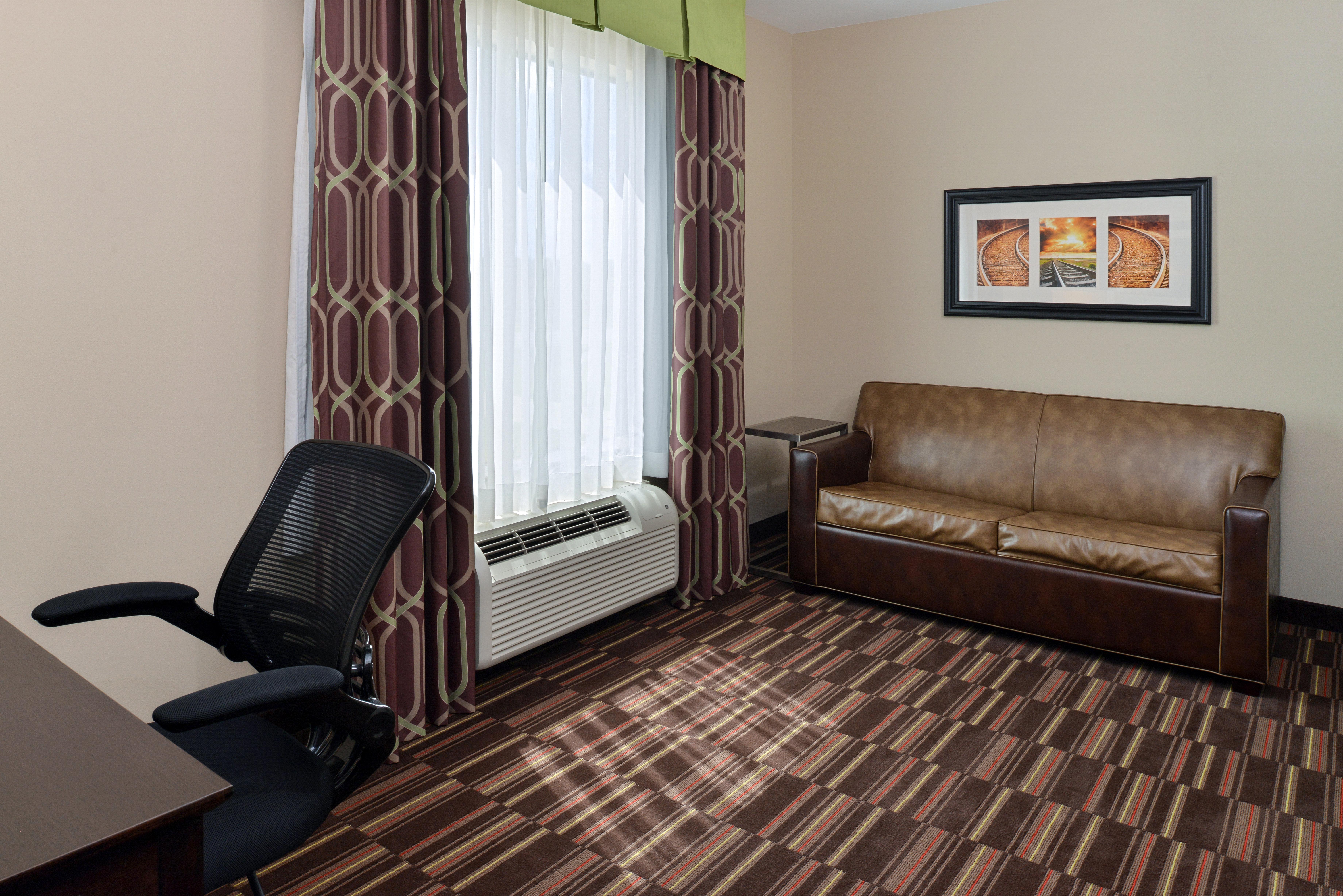 Holiday Inn Express Alva By Ihg Exterior foto